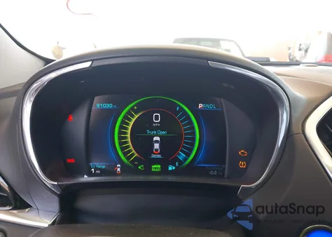 2018 Chevrolet Volt Premier z USA, uszkodzony, nr VIN 1G1RD6S54JU136321